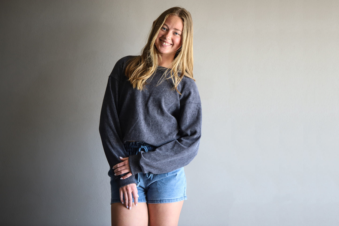 Grey Solid Ribbed Knit Sweatshirt